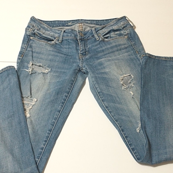 American Eagle Outfitters Denim - American Eagle skinny destressed womens jeans Size 4